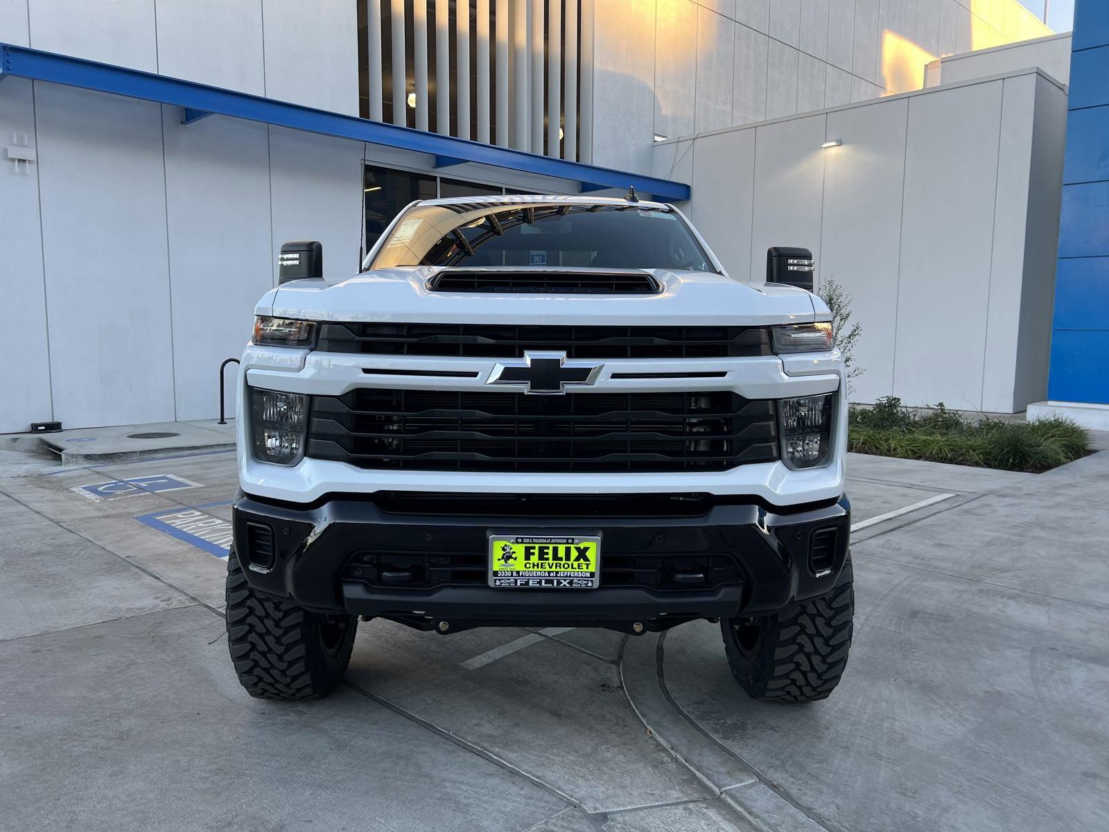 2025 Chevrolet Silverado 2500 HD Vehicle Photo in LOS ANGELES, CA 90007-3794