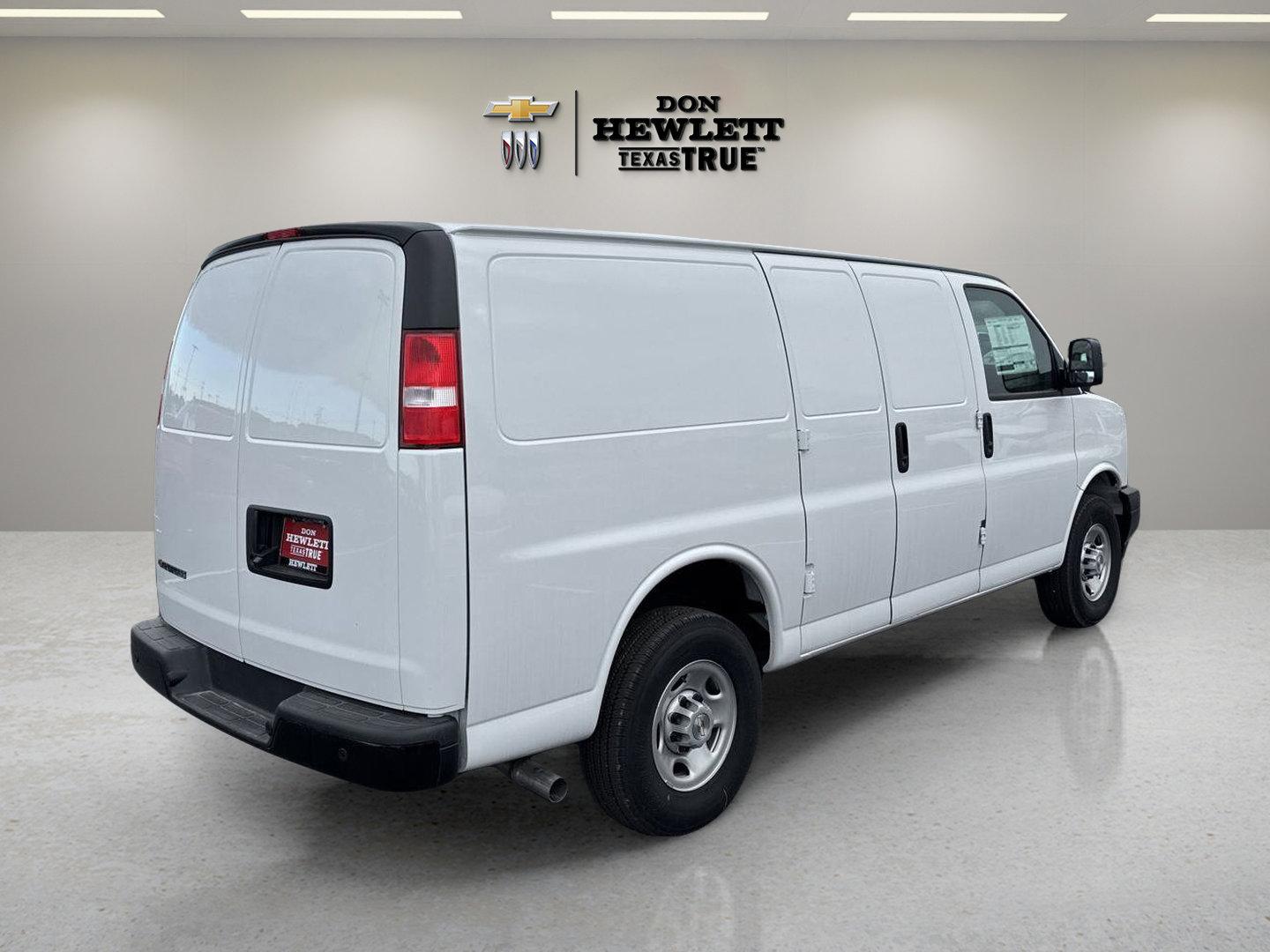 2024 Chevrolet Express Cargo 2500 Vehicle Photo in GEORGETOWN, TX 78626-7508