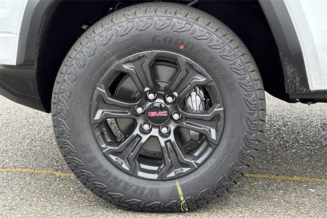 2025 GMC Canyon Vehicle Photo in ELK GROVE, CA 95757-8703