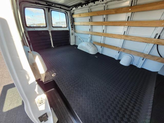 2022 Chevrolet Express Cargo 2500 Vehicle Photo in GREEN BAY, WI 54304-5303