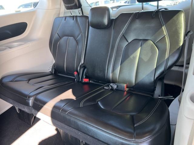 2023 Chrysler Pacifica Vehicle Photo in GREEN BAY, WI 54304-5303