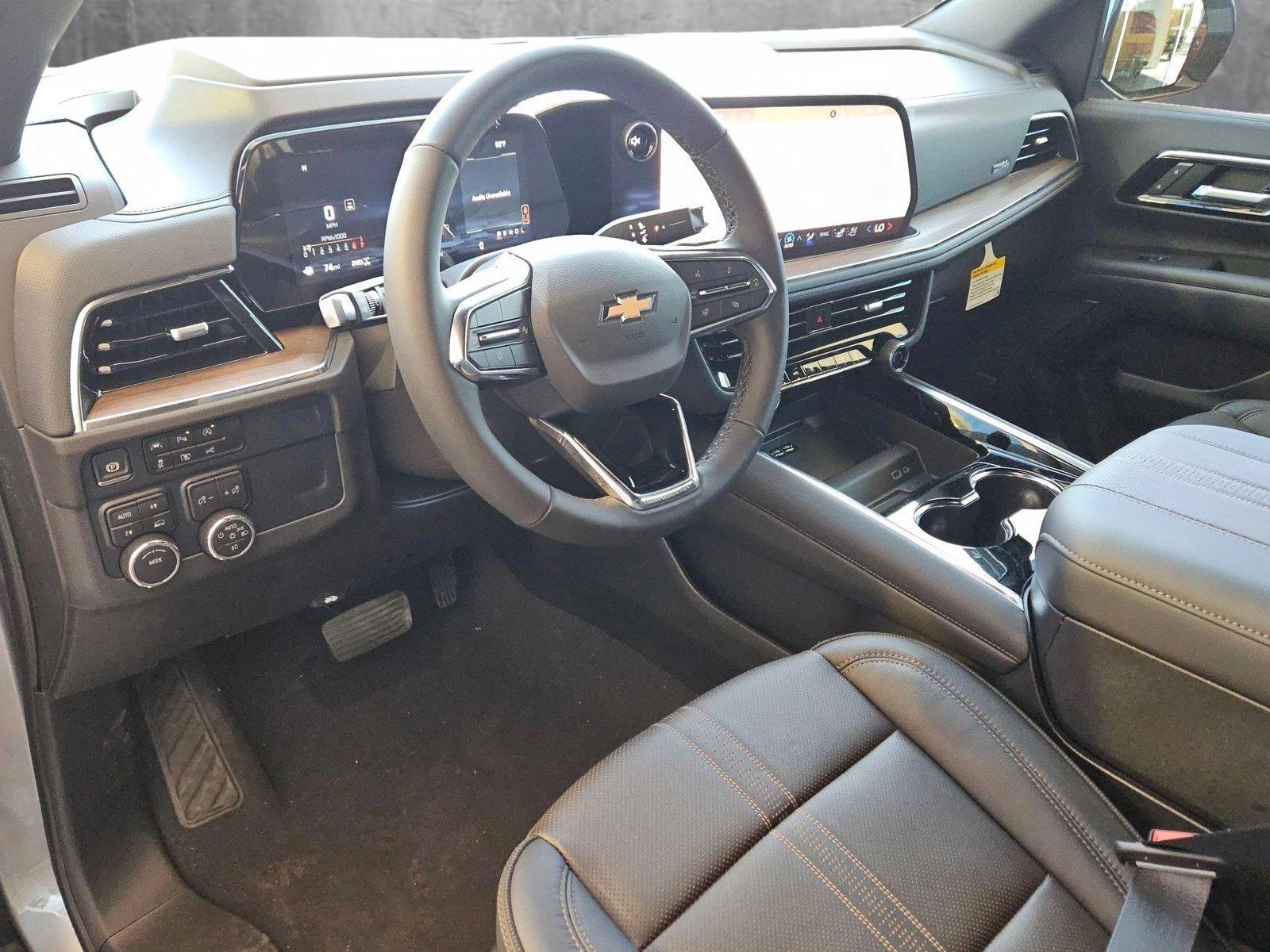 2025 Chevrolet Suburban Vehicle Photo in GILBERT, AZ 85297-0446