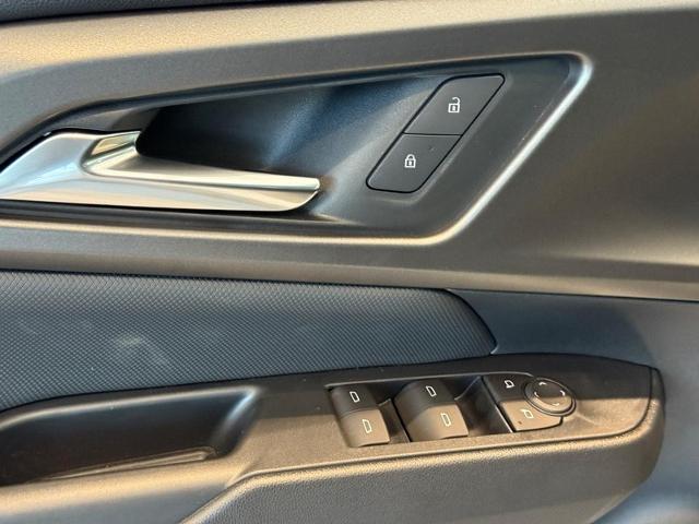 2025 Chevrolet Equinox EV Vehicle Photo in COLUMBIA, MO 65203-3903