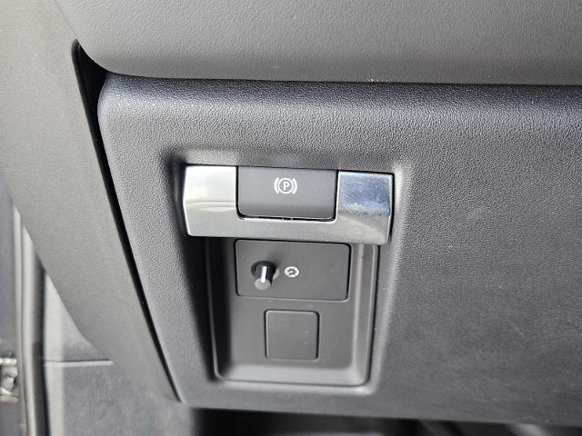 2024 Defender Vehicle Photo in AUSTIN, TX 78717