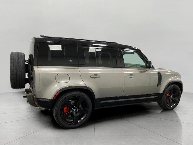 2024 Defender Vehicle Photo in Appleton, WI 54913