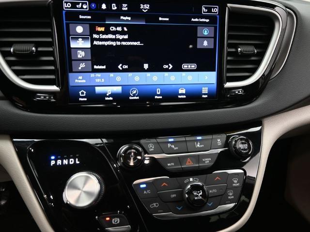 2023 Chrysler Pacifica Vehicle Photo in Cedar Rapids, IA 52402