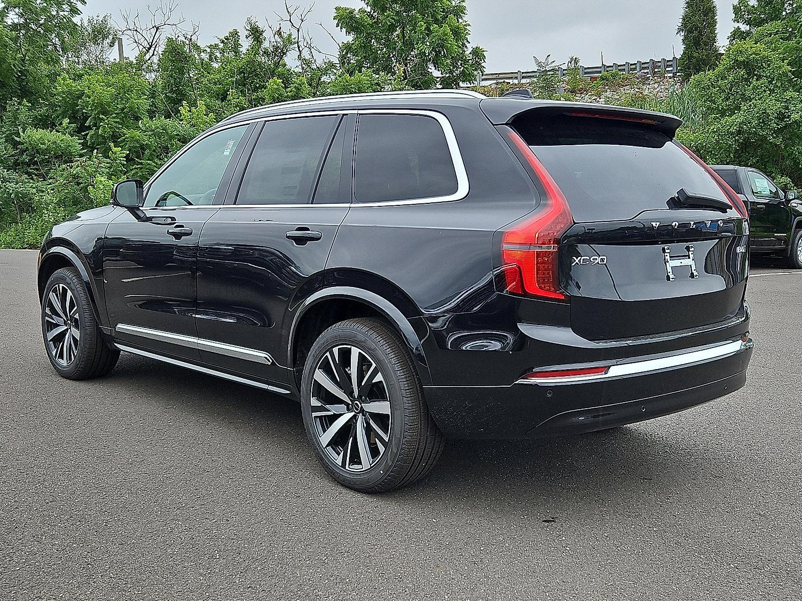 2026 Volvo XC90 Vehicle Photo in Trevose, PA 19053