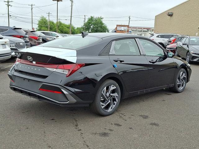 2025 Hyundai ELANTRA Vehicle Photo in Philadelphia, PA 19116