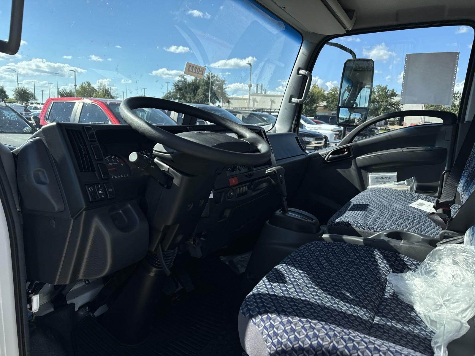 2025 Chevrolet Low Cab Forward 5500 XG Vehicle Photo in GEORGETOWN, TX 78626-7508