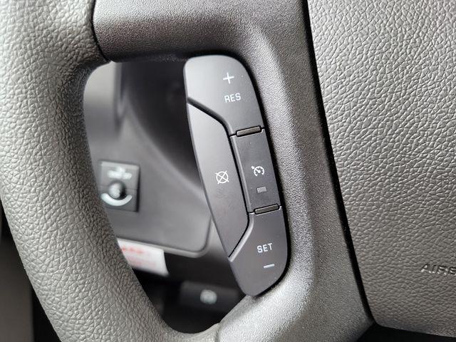 2024 Chevrolet Express Cutaway 3500 Vehicle Photo in DANBURY, CT 06810-5034