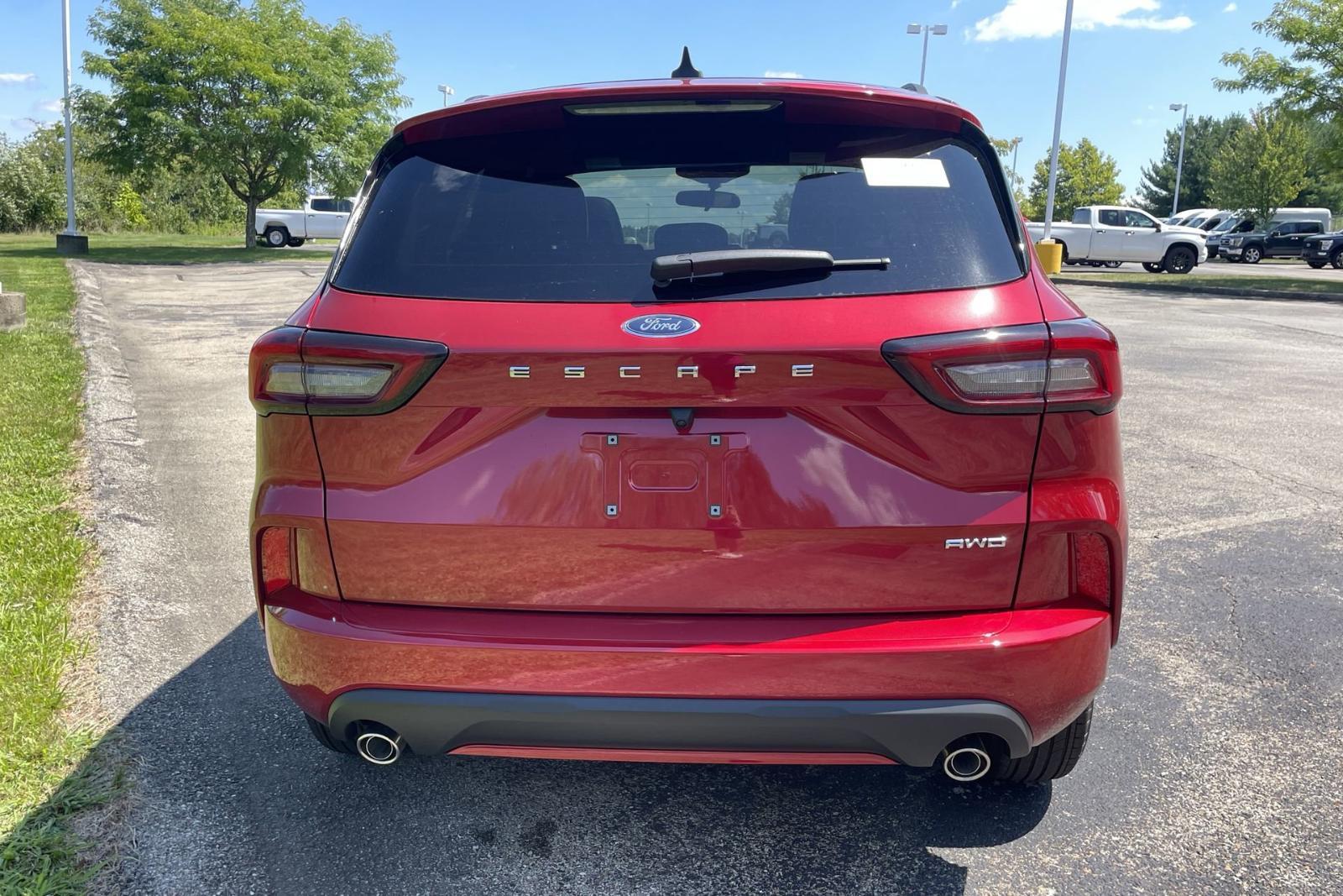 2024 Ford Escape Vehicle Photo in Belle Vernon, PA 15012