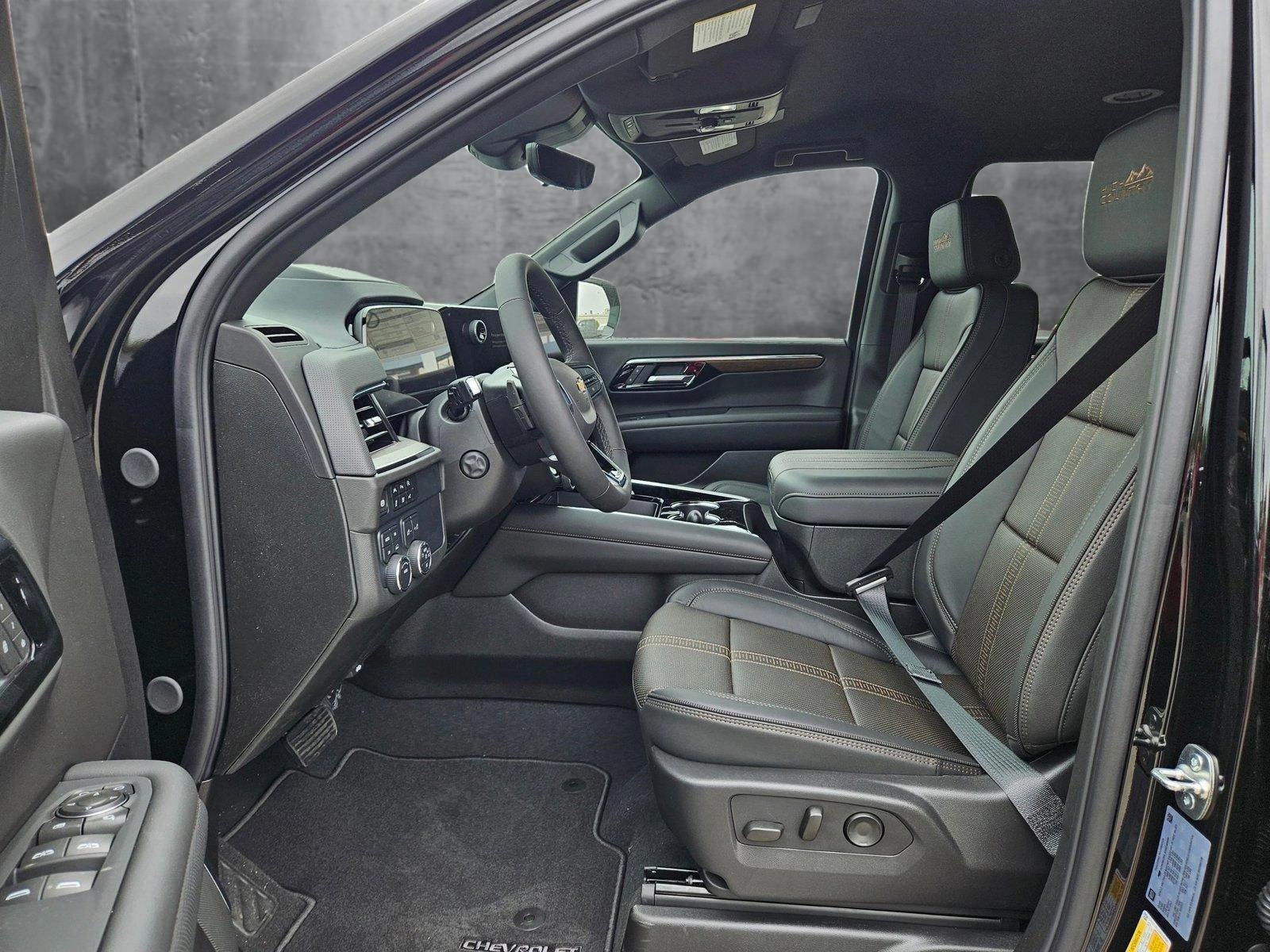 2025 Chevrolet Suburban Vehicle Photo in AUSTIN, TX 78759-4154