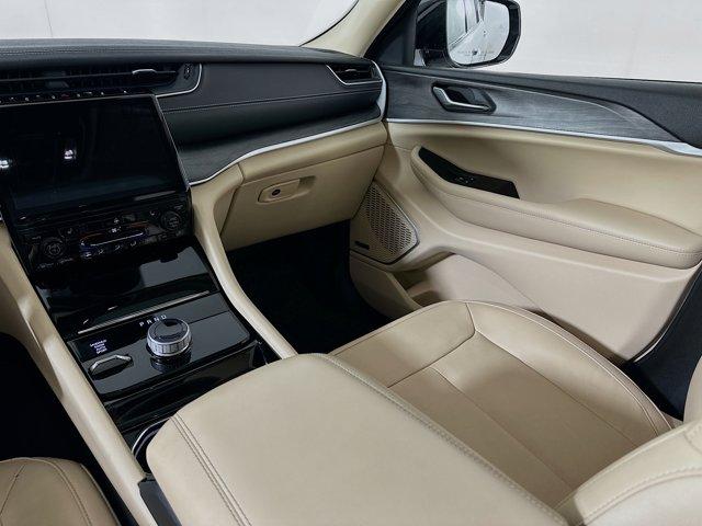 2022 Jeep Grand Cherokee L Vehicle Photo in Doylsetown, PA 18901