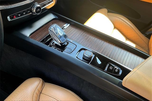 2022 Volvo XC60 Vehicle Photo in Houston, TX 77007