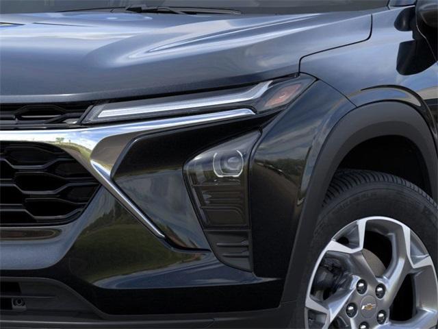 2025 Chevrolet Trax Vehicle Photo in ENGLEWOOD, CO 80113-6708