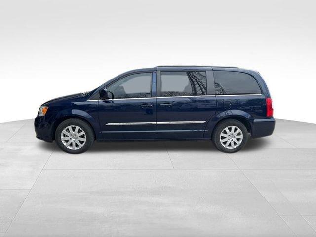 2015 Chrysler Town & Country Vehicle Photo in MEDINA, OH 44256-9631
