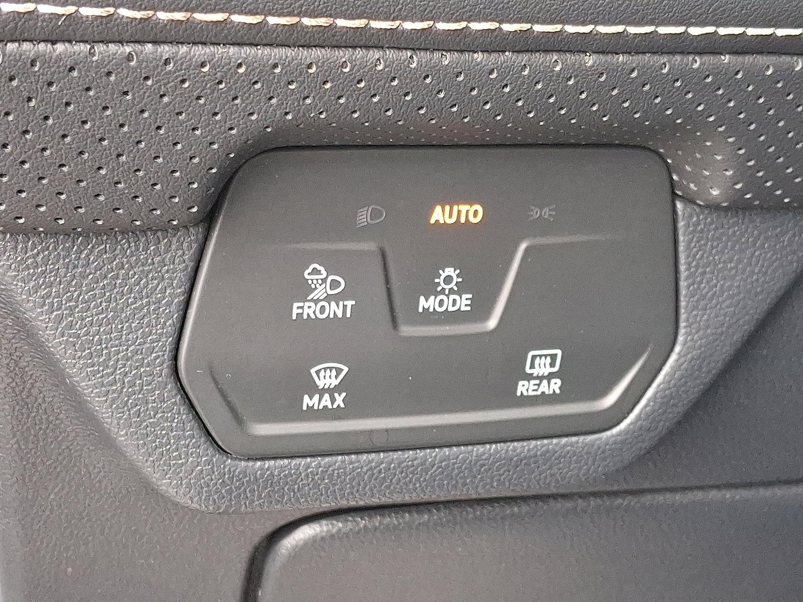 2024 Volkswagen Atlas Vehicle Photo in Trevose, PA 19053