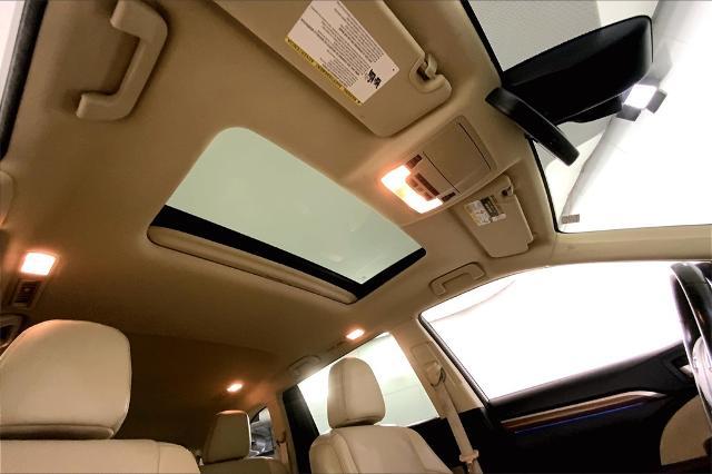 2017 Toyota Highlander Vehicle Photo in Lees Summit, MO 64086
