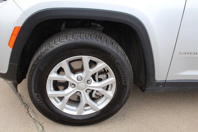 2023 Jeep Grand Cherokee L Vehicle Photo in Cedar Rapids, IA 52402
