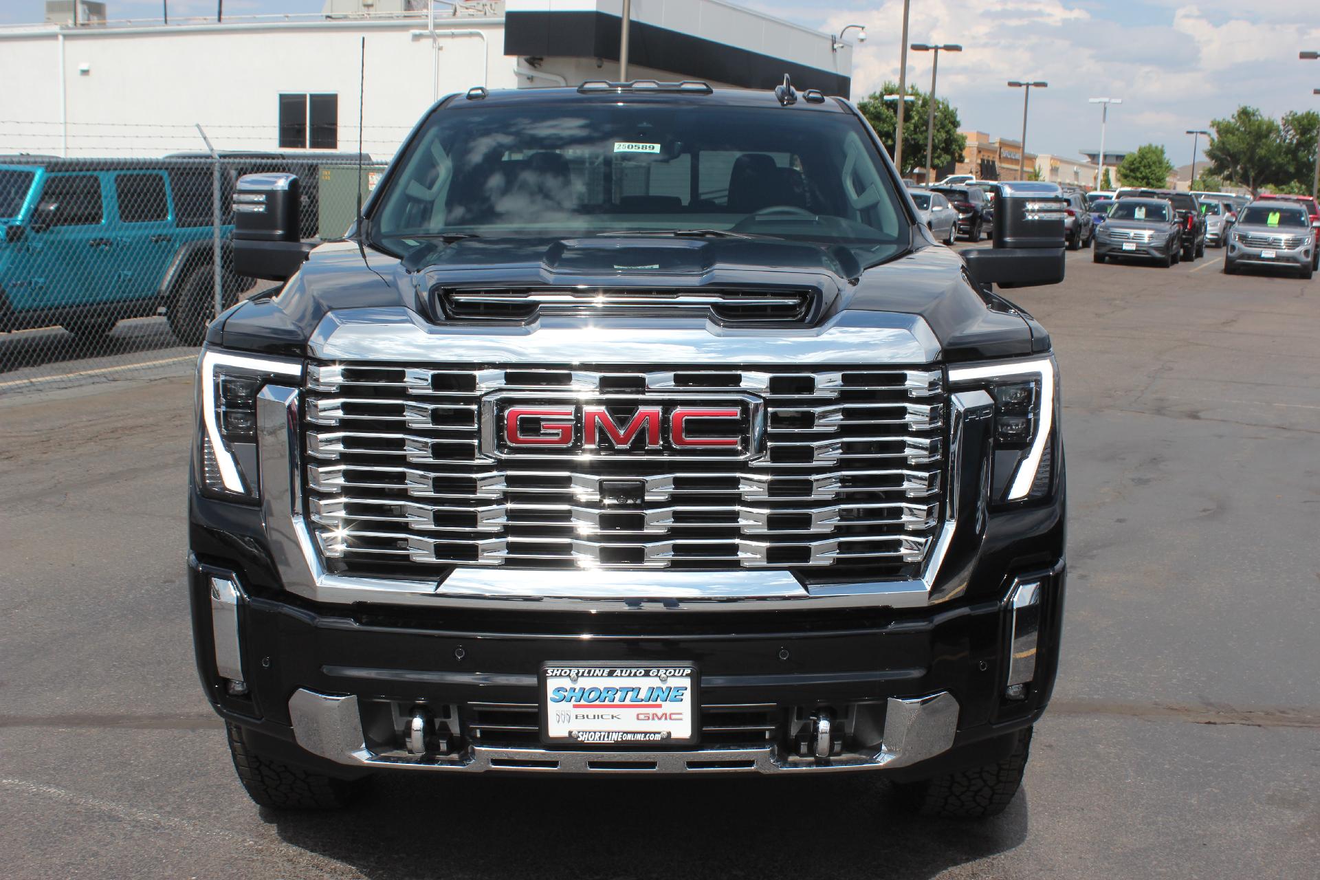 2025 GMC Sierra 2500 HD Vehicle Photo in AURORA, CO 80012-4011