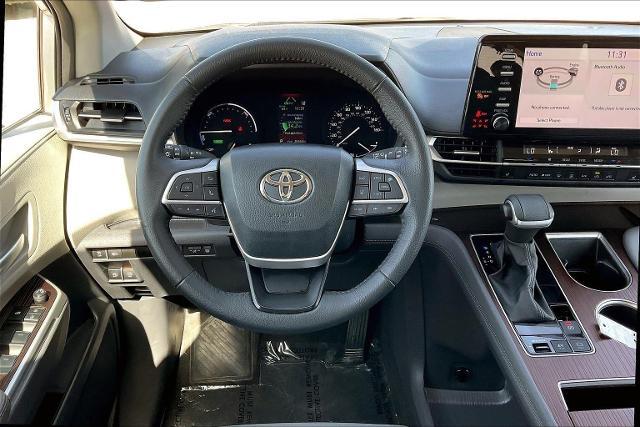 2024 Toyota Sienna Vehicle Photo in San Antonio, TX 78230