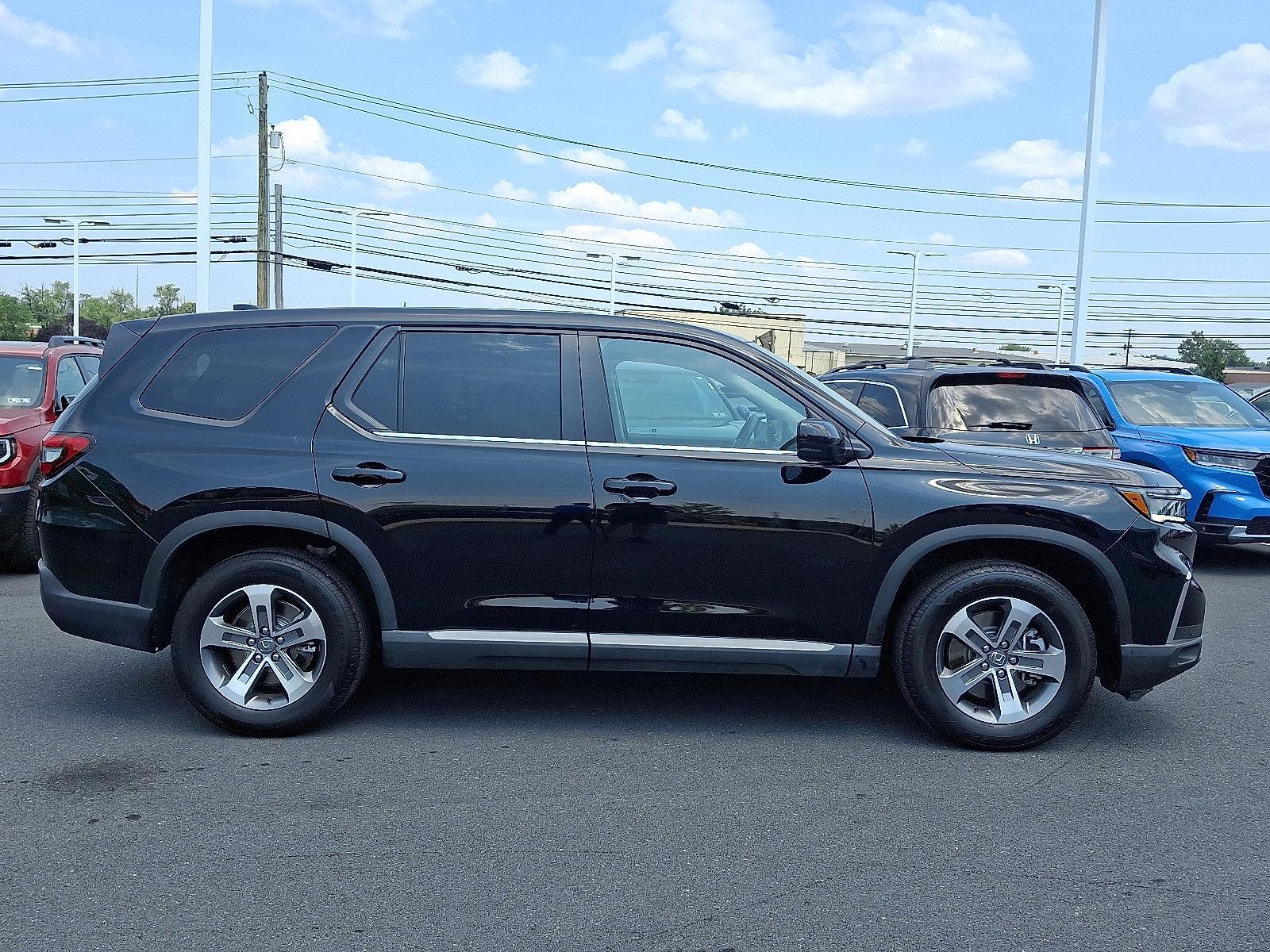 2025 Honda Pilot Vehicle Photo in Harrisburg, PA 17111