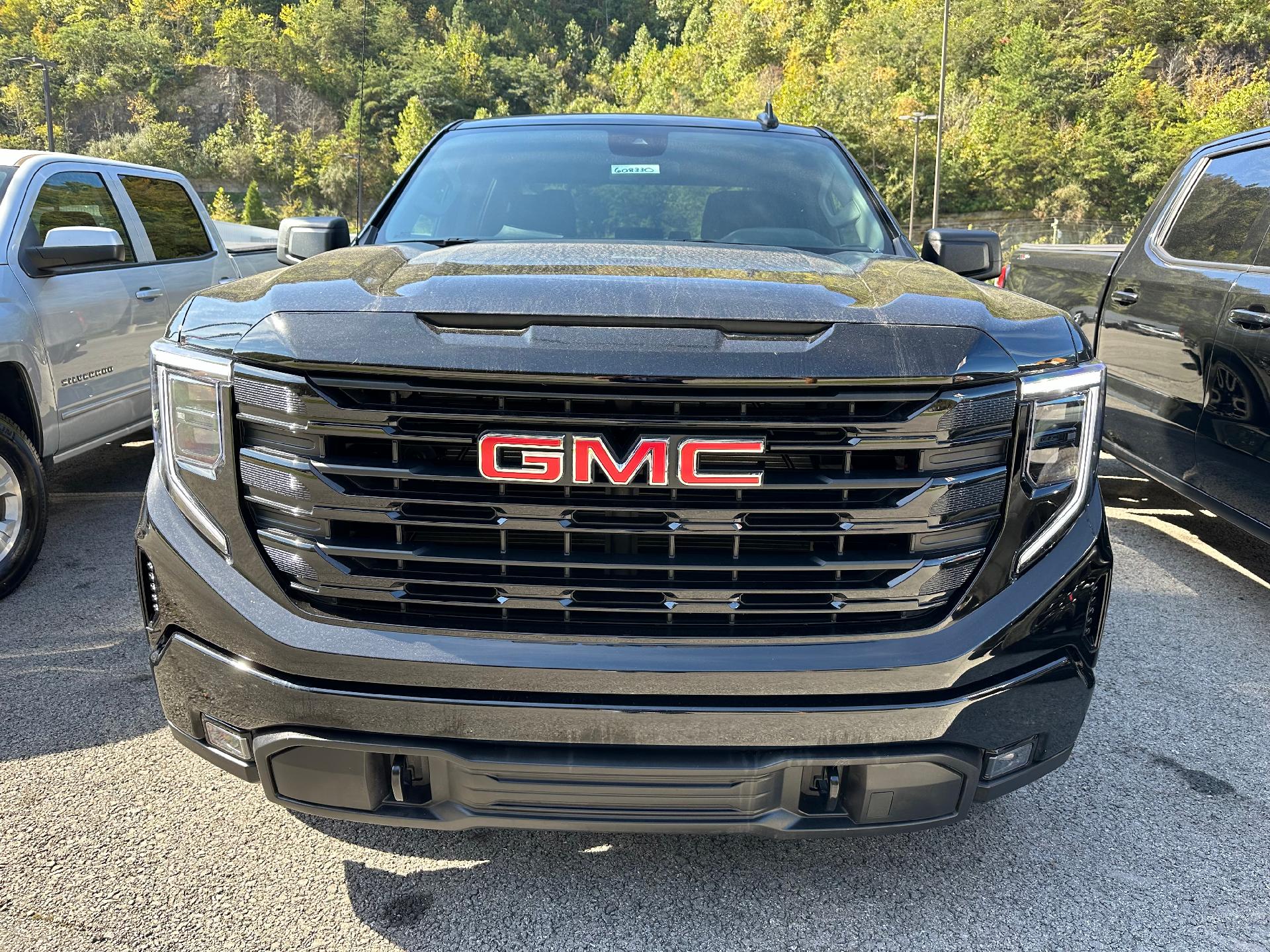 Used 2022 GMC Sierra 1500 Elevation with VIN 1GTUUCED5NZ608330 for sale in Prestonsburg, KY