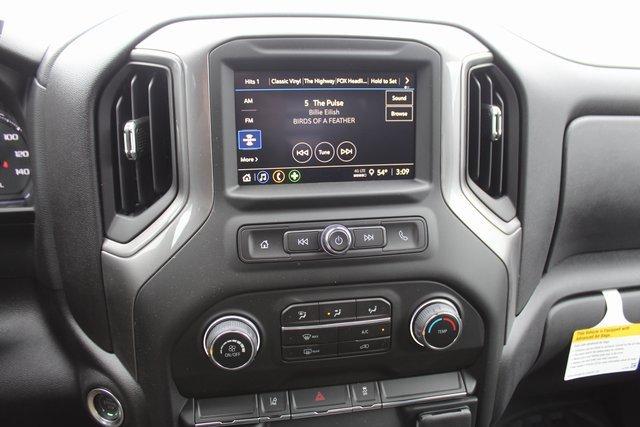 2024 Chevrolet Silverado 3500 HD Chassis Cab Vehicle Photo in SAINT CLAIRSVILLE, OH 43950-8512