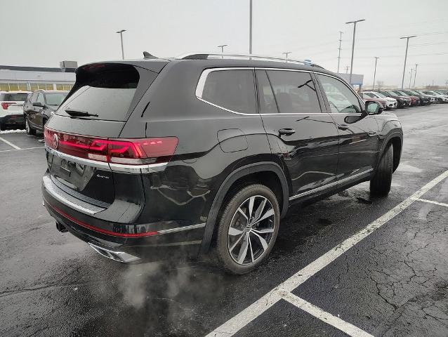 2024 Volkswagen Atlas Vehicle Photo in GREEN BAY, WI 54304-5303