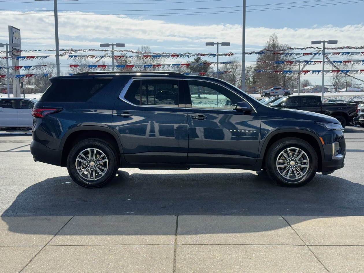 2023 Chevrolet Traverse Vehicle Photo in BOONVILLE, IN 47601-9633