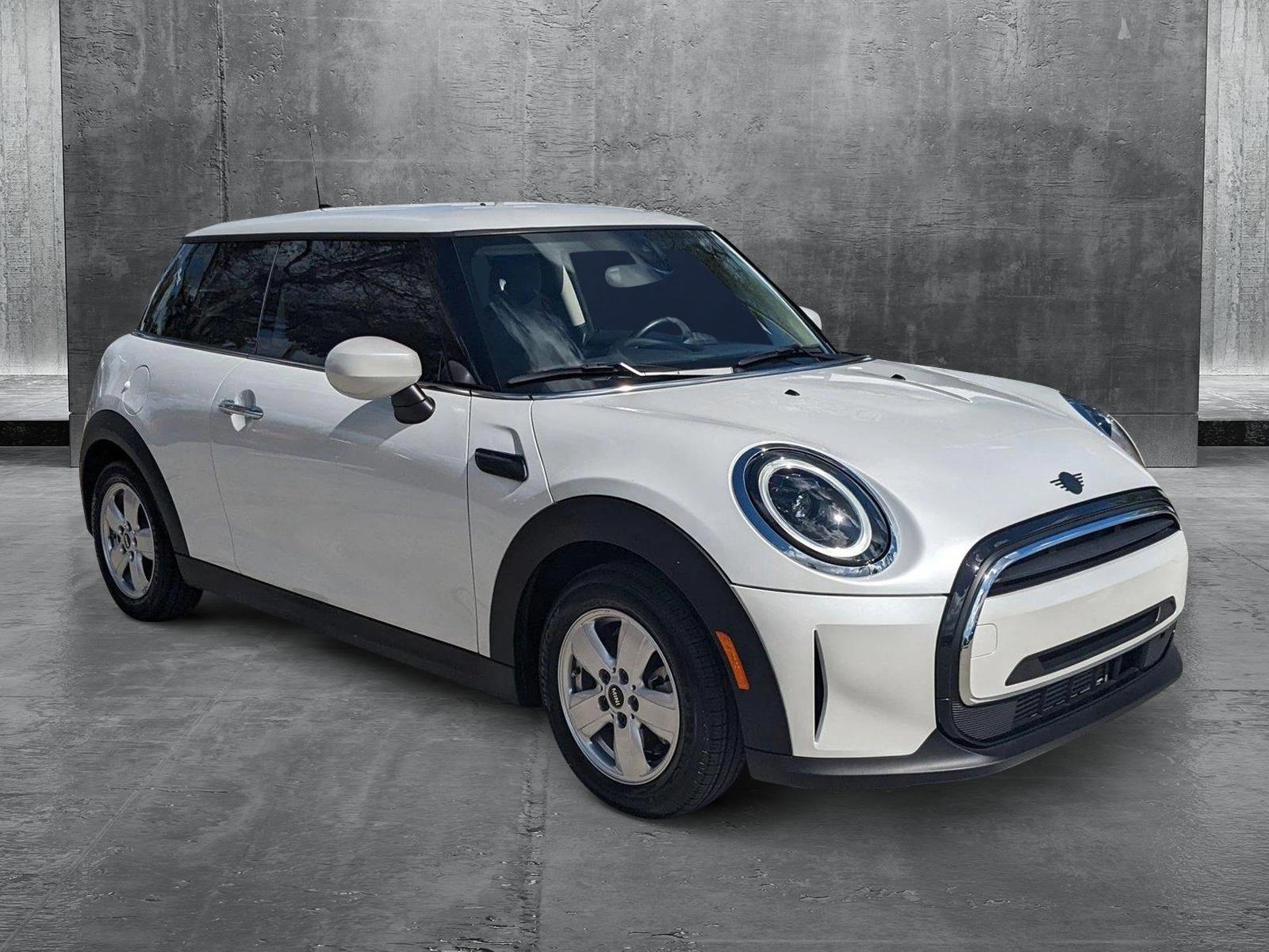 2024 MINI Cooper Hardtop 2 Door Vehicle Photo in Coconut Creek, FL 33073