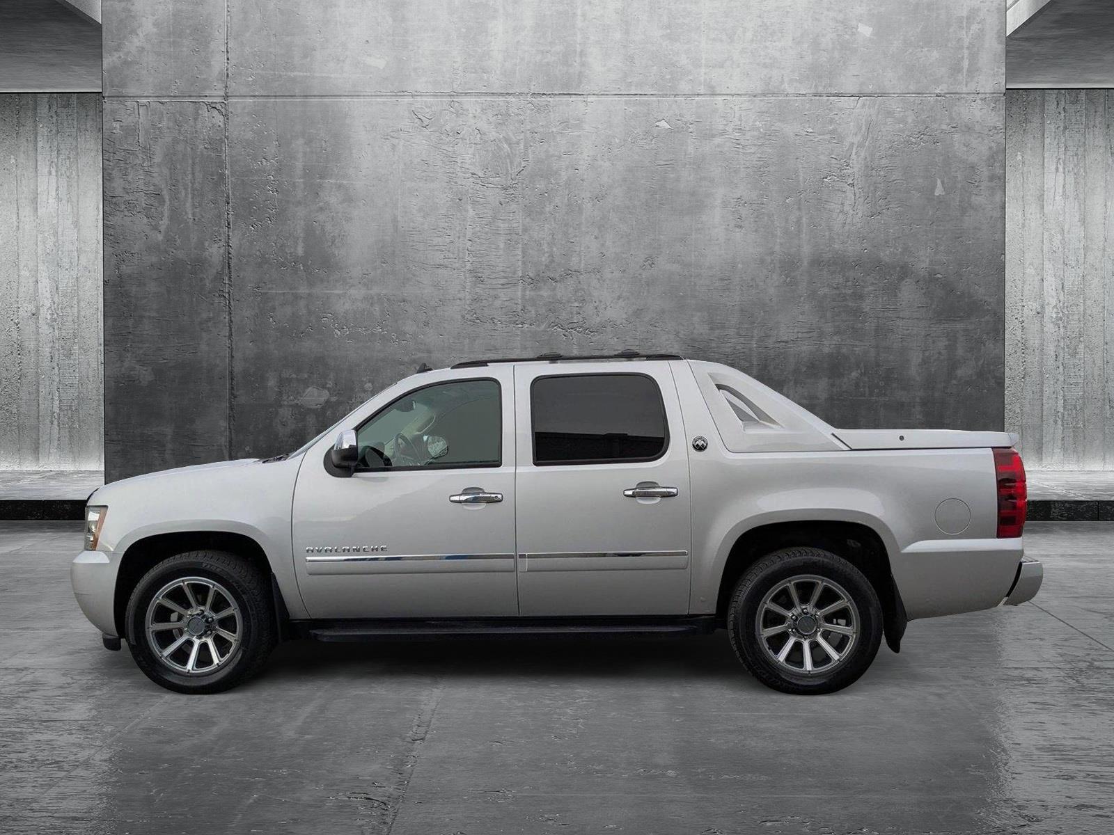 2013 Chevrolet Avalanche Vehicle Photo in Spokane Valley, WA 99212