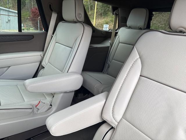 2025 GMC Yukon Vehicle Photo in MARION, NC 28752-6372