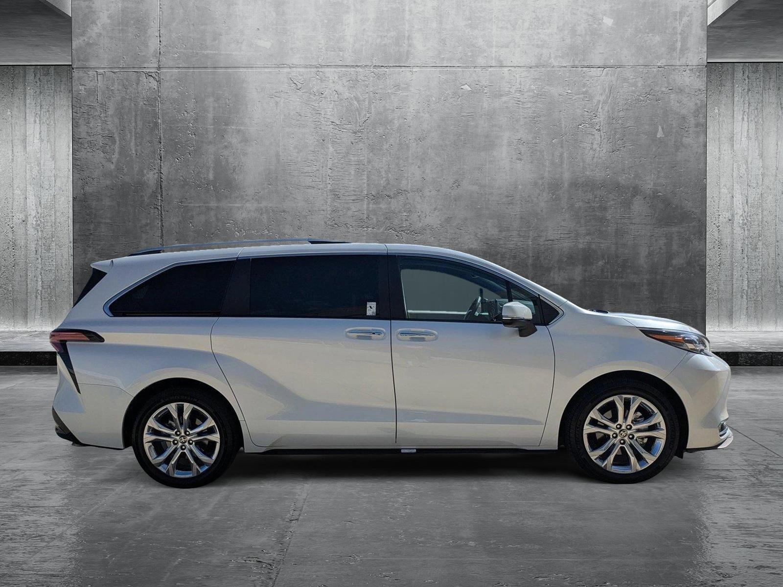 2024 Toyota Sienna Vehicle Photo in Winter Park, FL 32792
