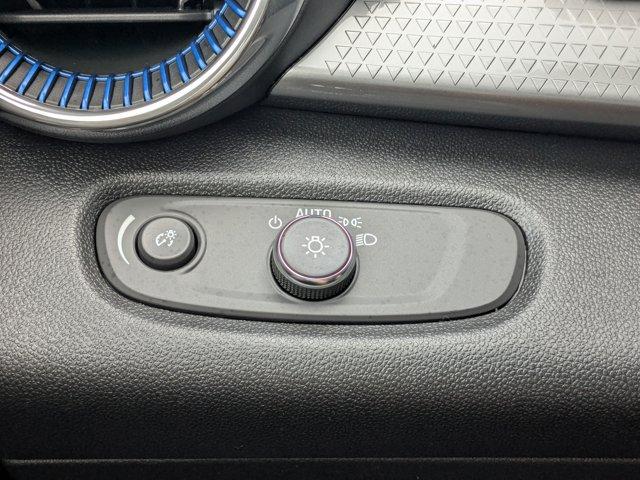 2025 Chevrolet Trax Vehicle Photo in BRUNSWICK, GA 31525-1881