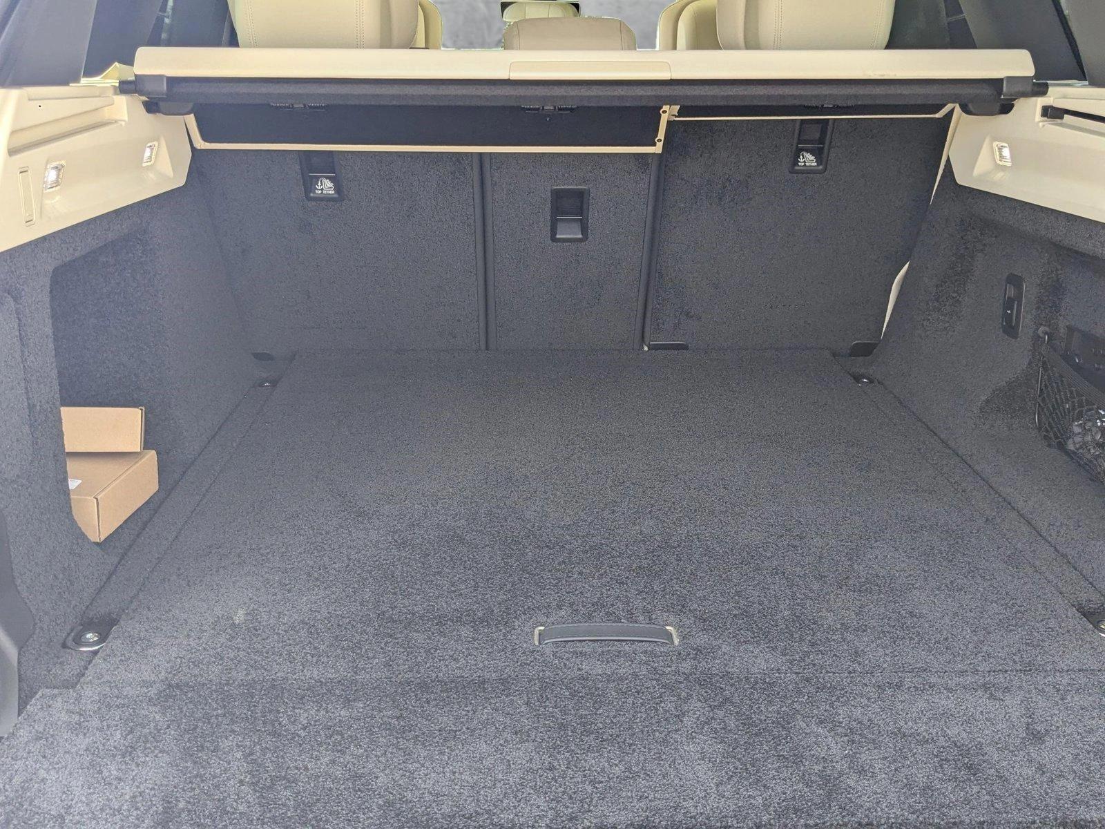 2025 Land Rover Range Rover Vehicle Photo in Pompano Beach, FL 33064