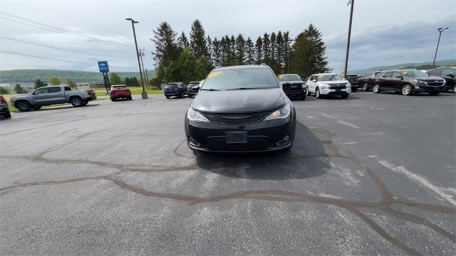 2020 Chrysler Pacifica Vehicle Photo in TULLY, NY 13159-3159