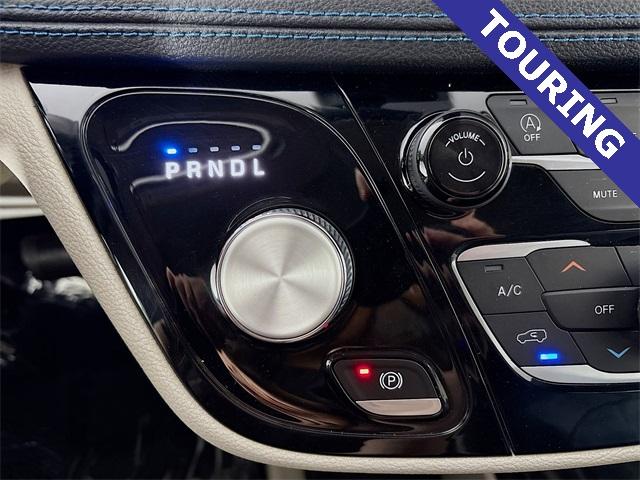 2021 Chrysler Pacifica Vehicle Photo in Puyallup, WA 98371
