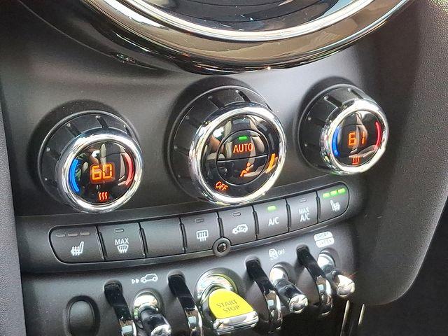 2024 MINI Hardtop 2 Door Vehicle Photo in DANBURY, CT 06810-5034