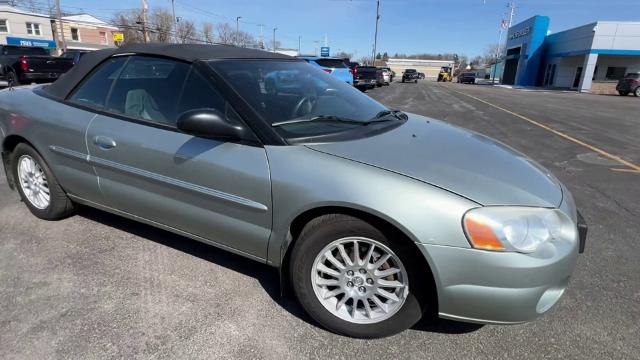 2004 Chrysler Sebring Vehicle Photo in MASSENA, NY 13662-2255