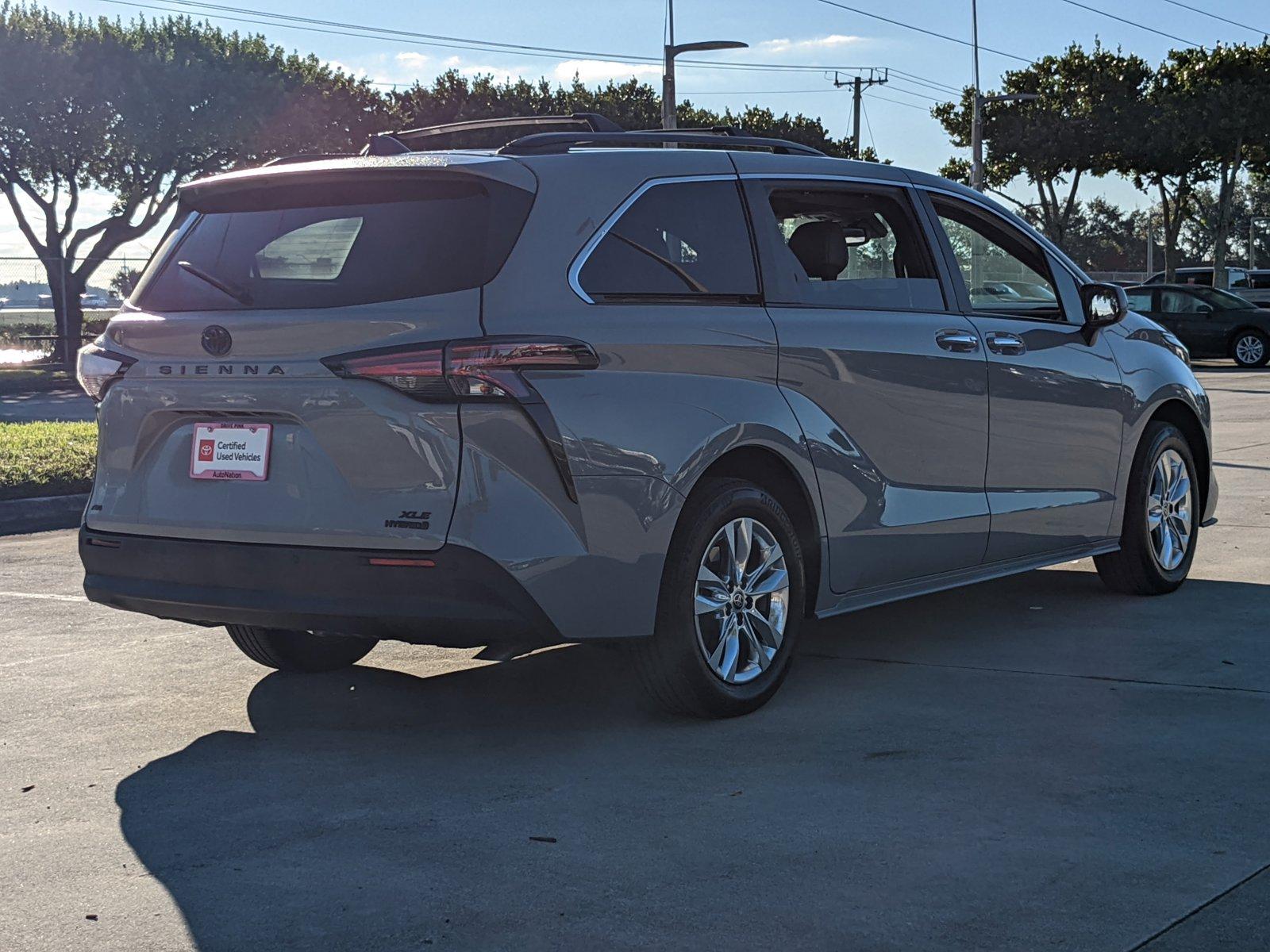 2022 Toyota Sienna Vehicle Photo in Davie, FL 33331