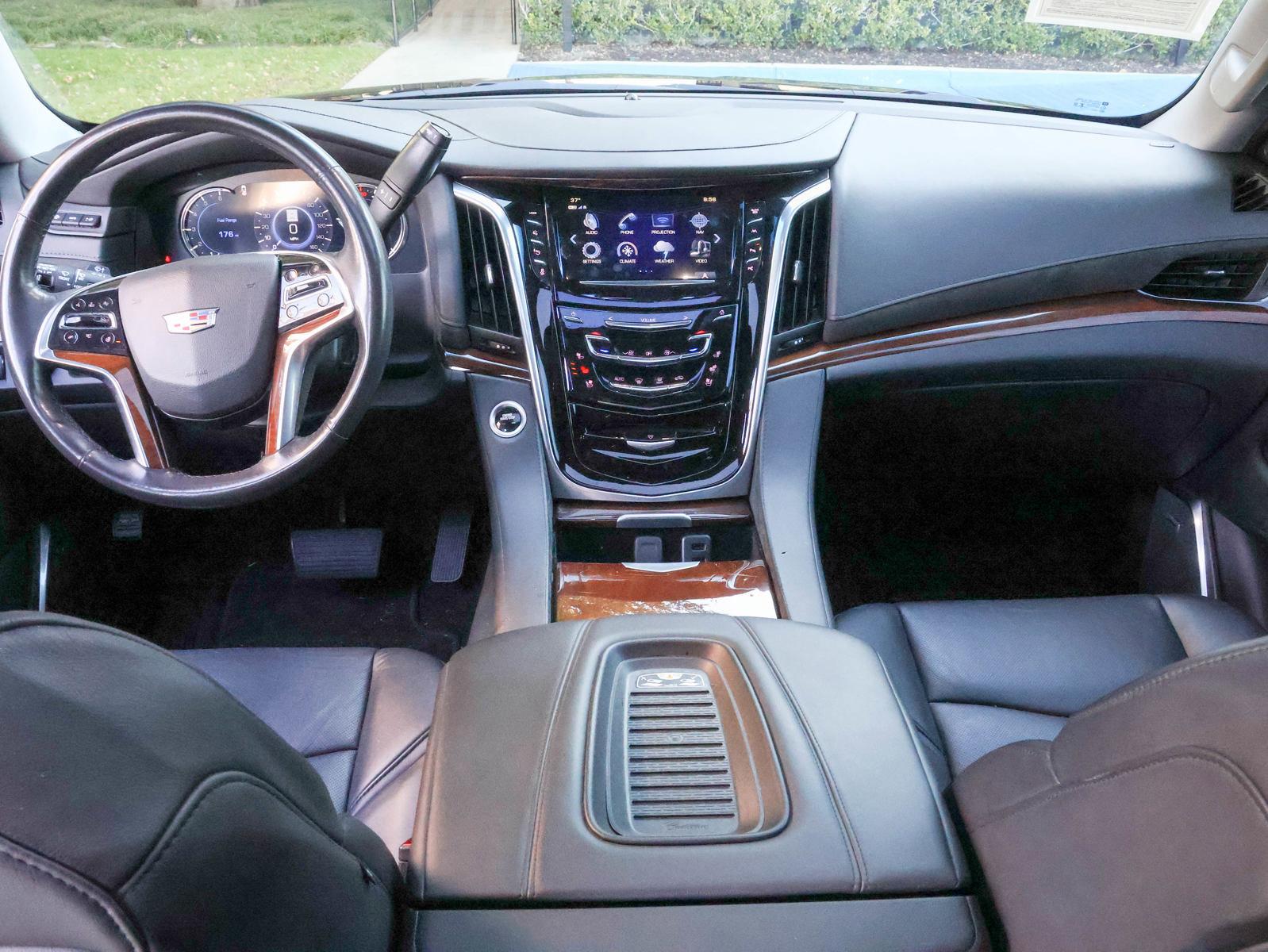 2019 Cadillac Escalade ESV Vehicle Photo in DALLAS, TX 75209-3095