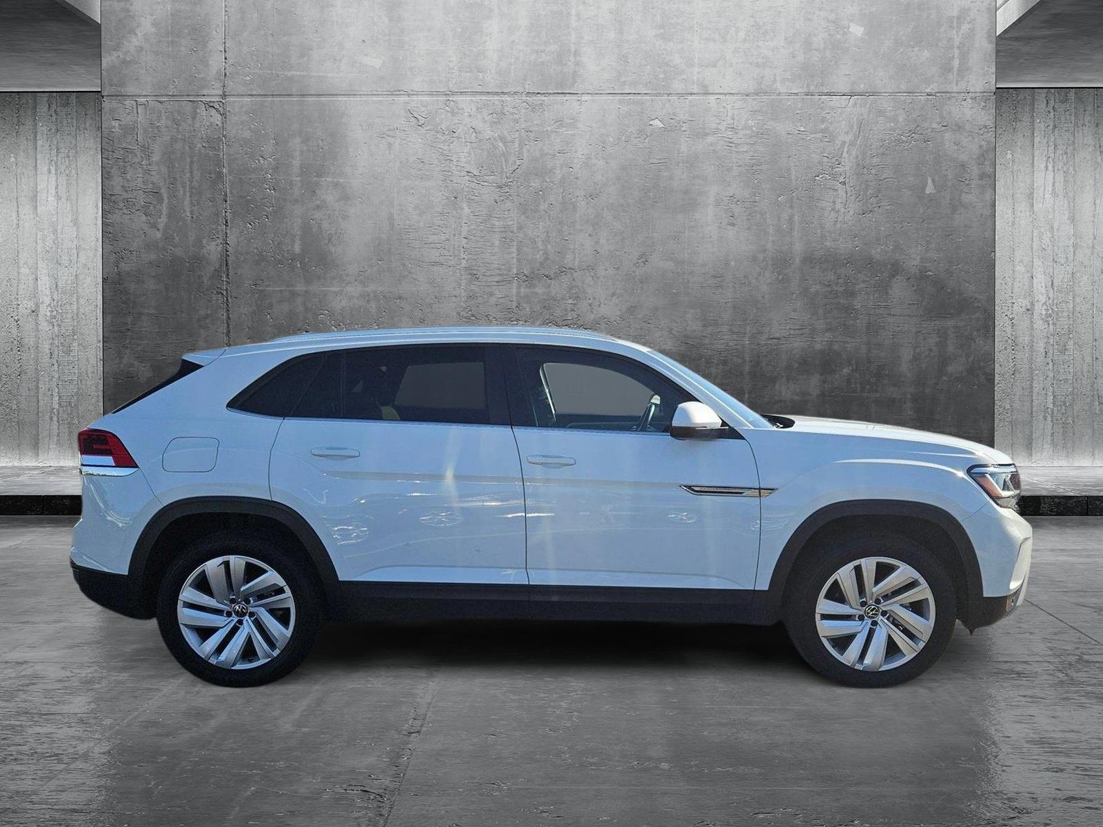 2023 Volkswagen Atlas Cross Sport SE w/Tech photo 4