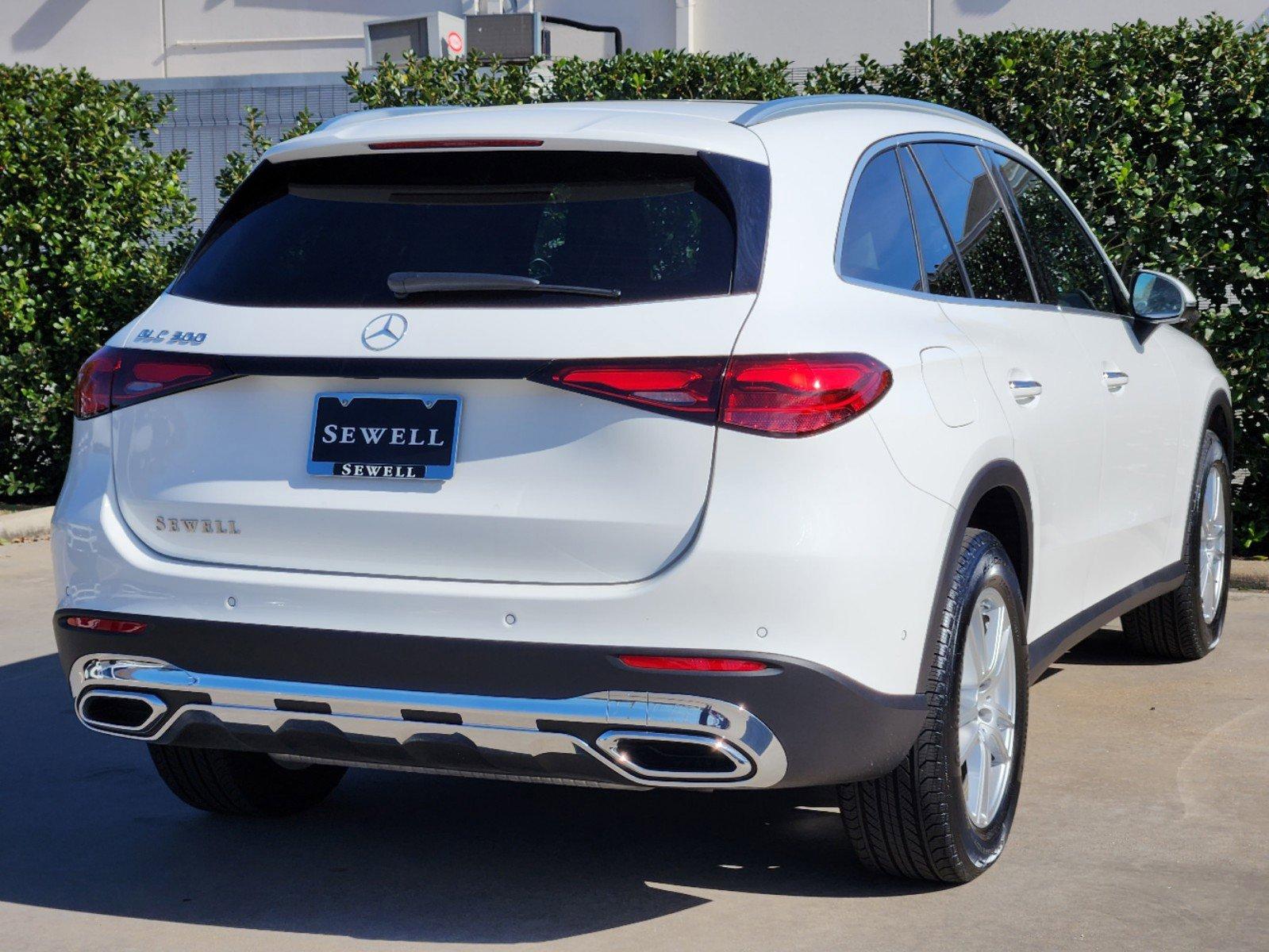 2025 Mercedes-Benz GLC Vehicle Photo in HOUSTON, TX 77079