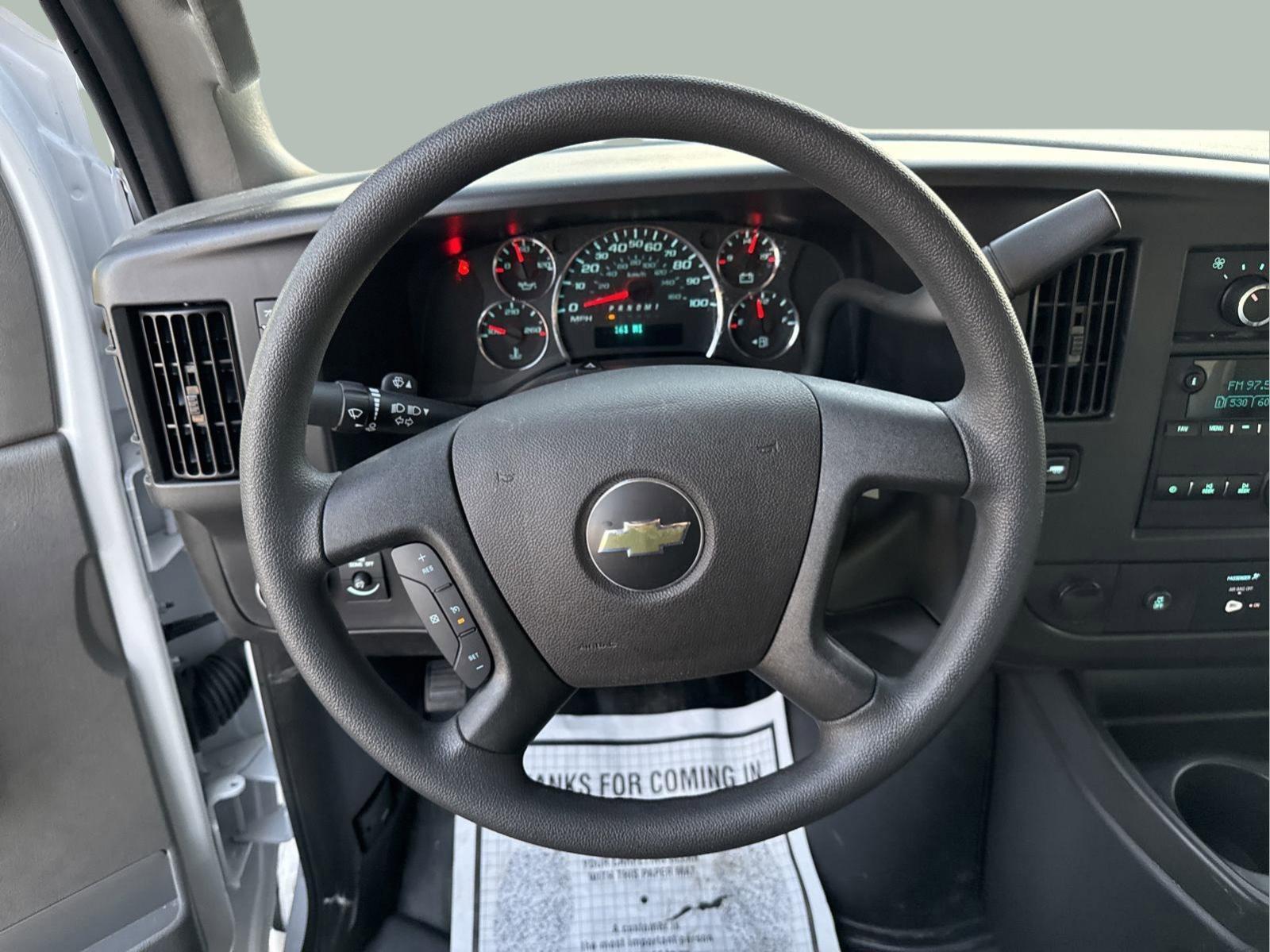2024 Chevrolet Express Cutaway 3500 Vehicle Photo in GEORGETOWN, TX 78626-7508
