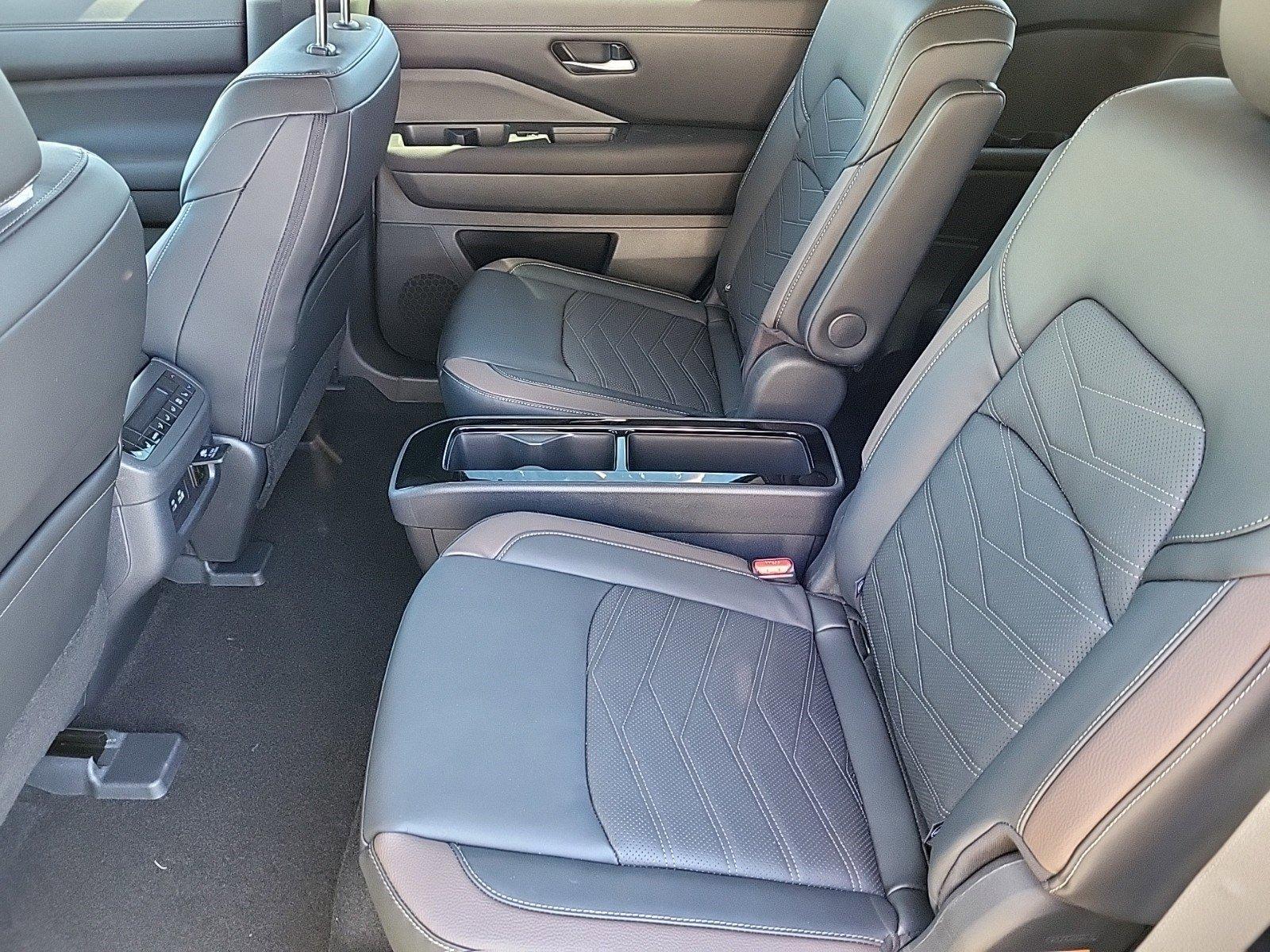 2025 Nissan Pathfinder Vehicle Photo in Albuquerque, NM 87110