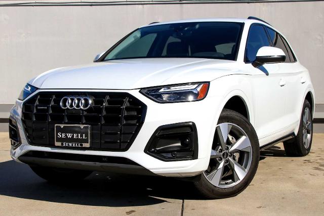 2024 Audi Q5 Vehicle Photo in SUGAR LAND, TX 77478