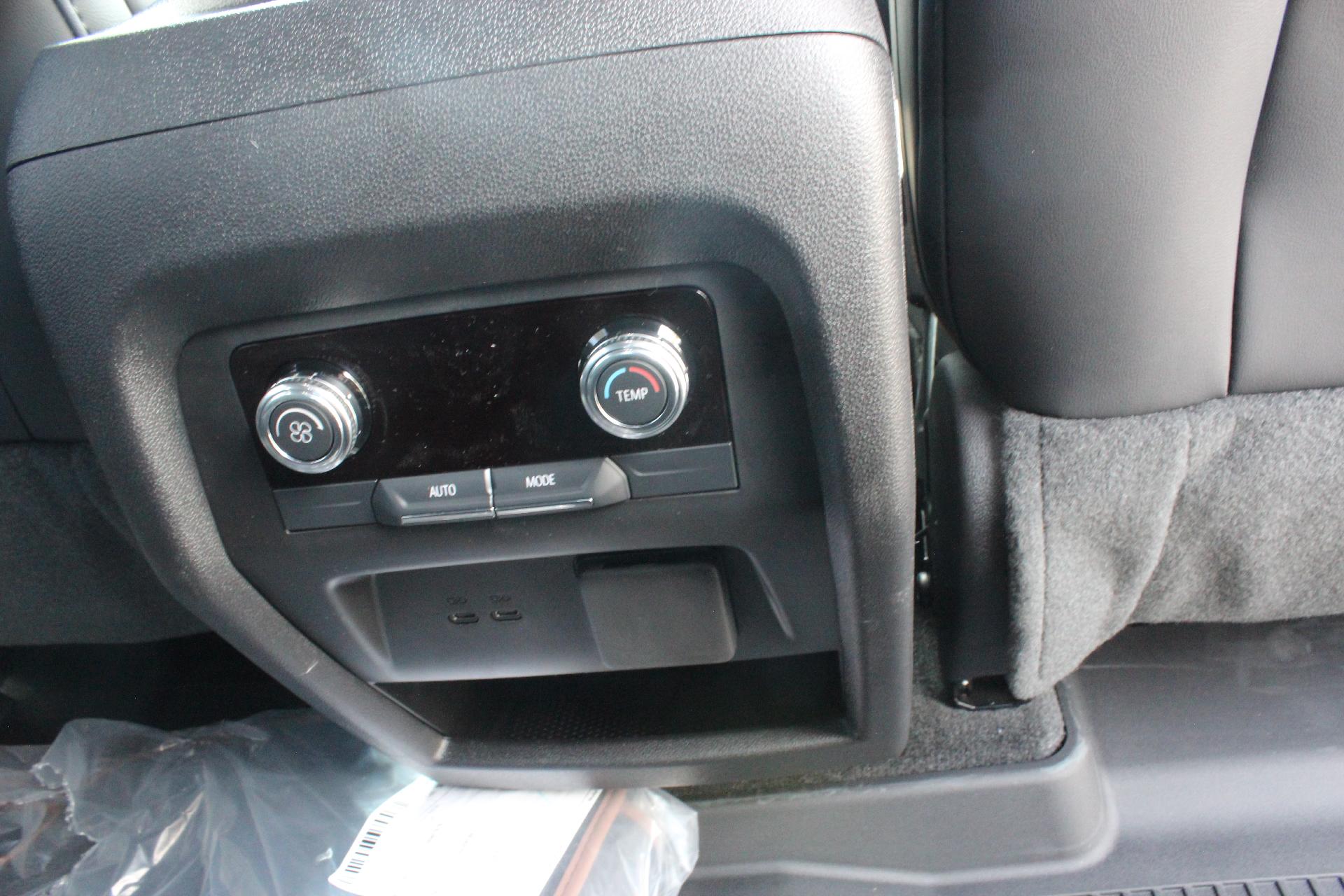 2025 GMC Acadia Vehicle Photo in AURORA, CO 80012-4011
