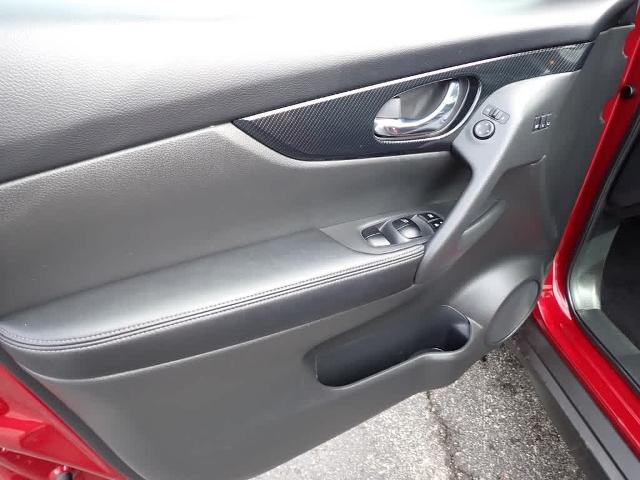 2018 Nissan Rogue Vehicle Photo in ZELIENOPLE, PA 16063-2910