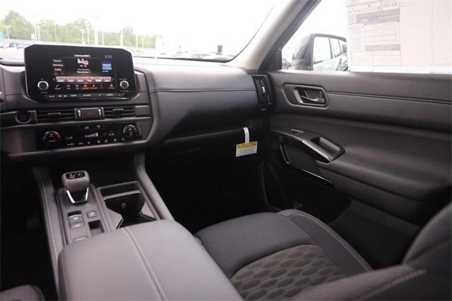 2025 Nissan Pathfinder Vehicle Photo in Hazelwood, MO 63042